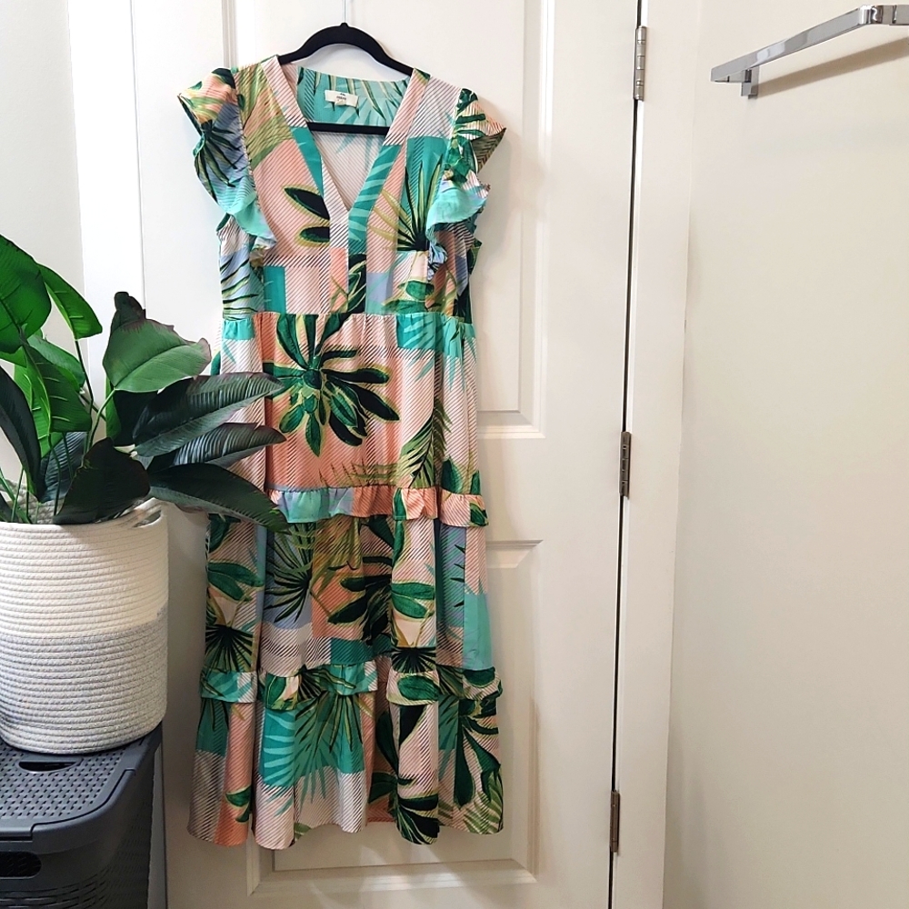 Entro, Small, Tropical Tiered Midi Dress